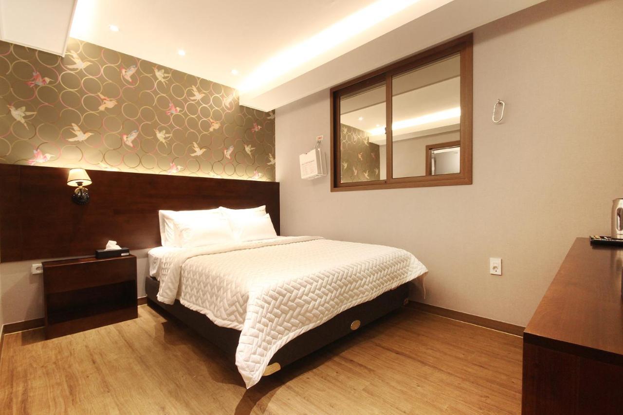בוסאן Hotel Momo מראה חיצוני תמונה
